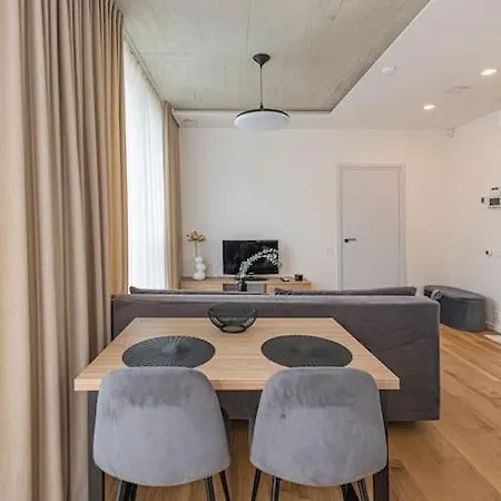 Comfortable 1 Bd Old Town By Hostlovers Kaunas