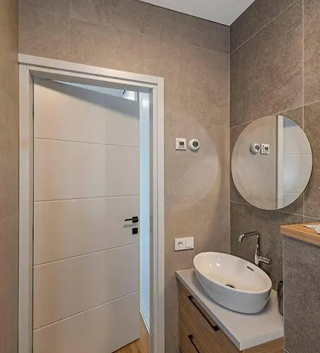 Comfortable 1 Bd Old Town By Hostlovers Apartament *